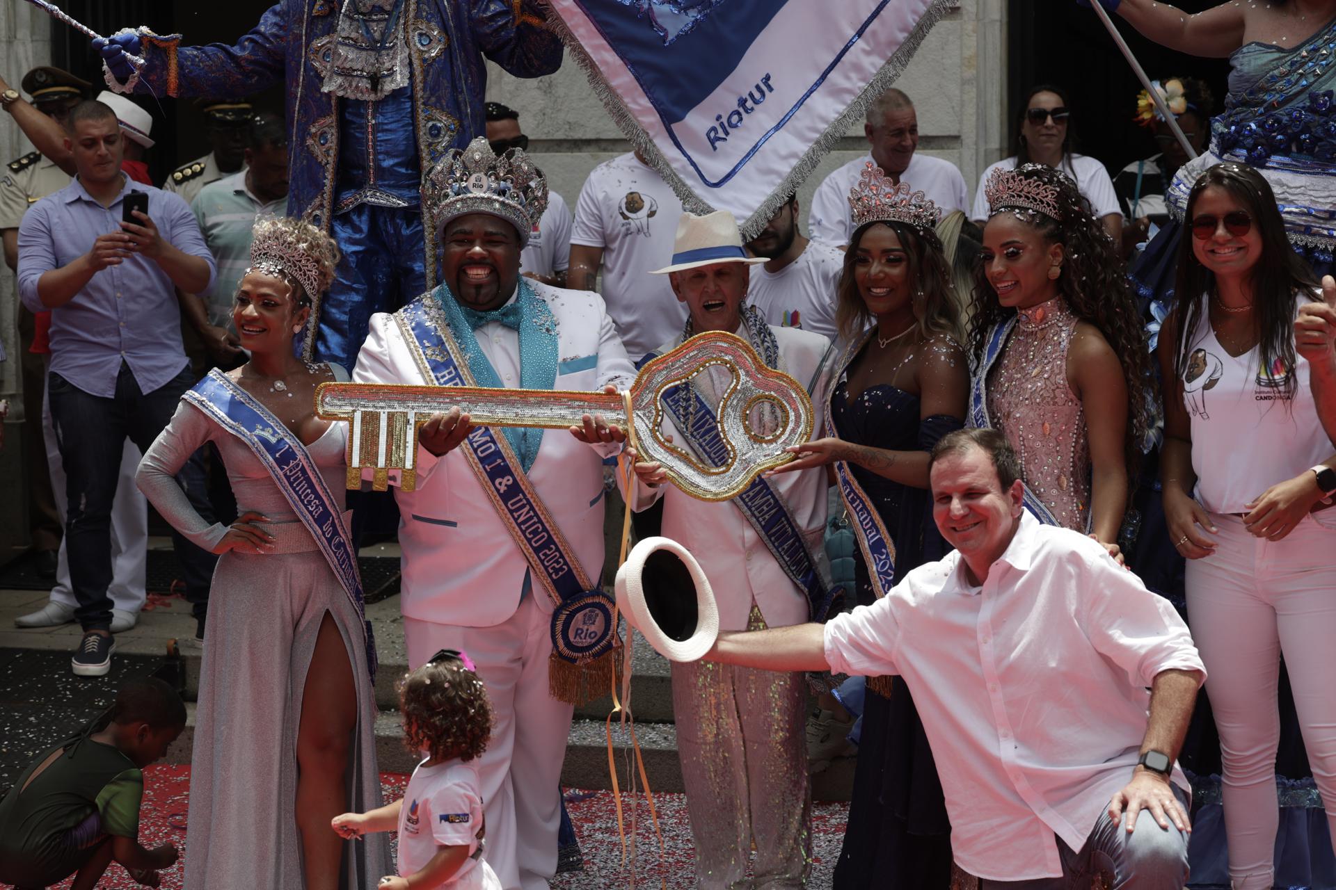 El Rey Momo declara abierto el "carnaval de la democracia" en Brasil