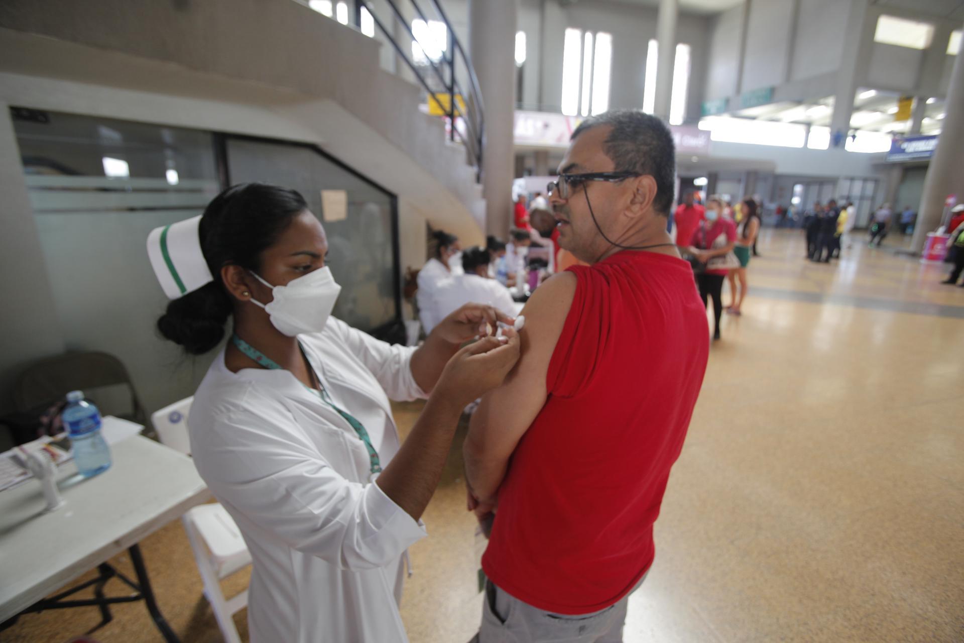 Panamá refuerza la inmunización contra ómicron con la vacuna bivalente