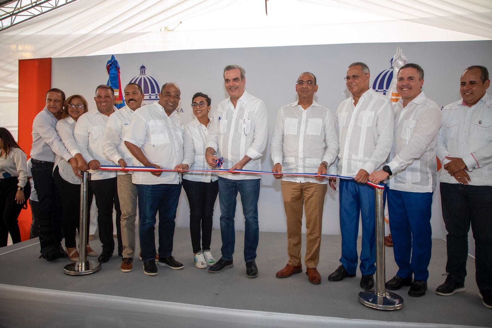 Presidente Abinader inaugura carretera Guayubín-Las Matas de Santa Cruz-Copey.