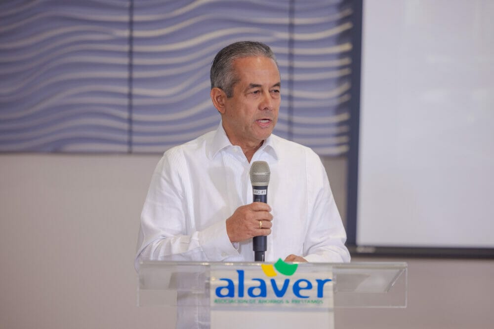 Alaver ofrece orientaciones sobre las perspectivas económicas para Cibao Central