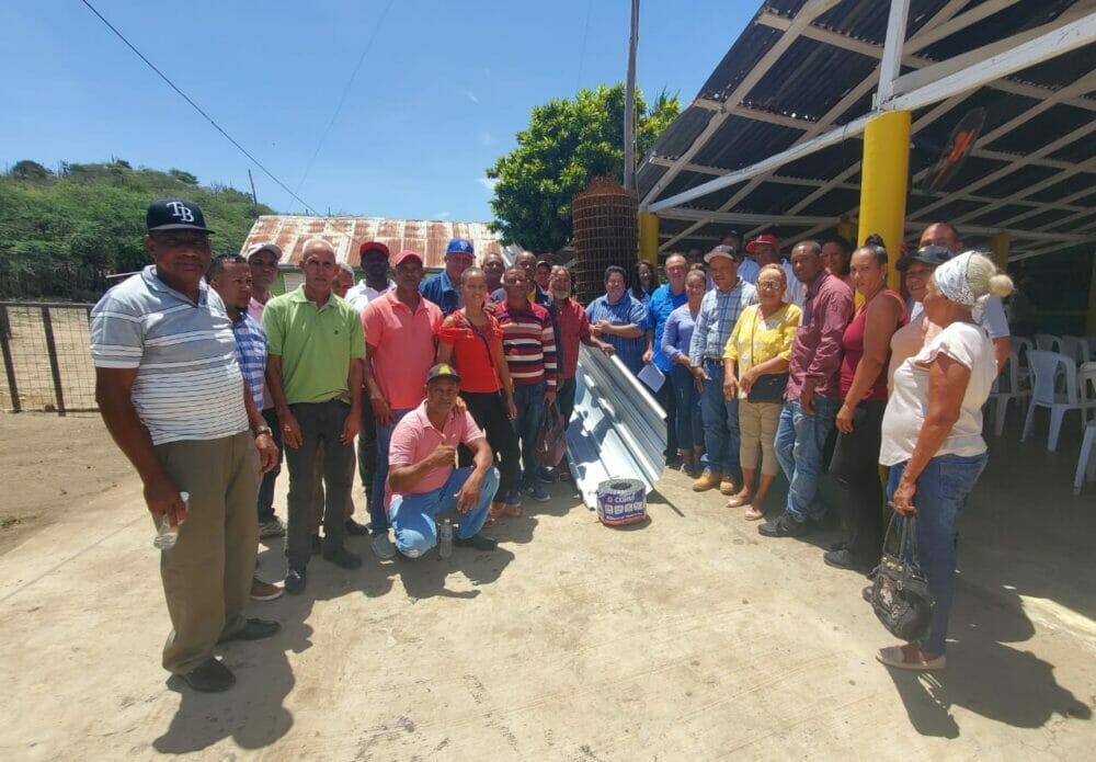 DIGEGA entrega materiales a ganaderos en región Fronteriza Ganadería fortalece crianza ovicaprina