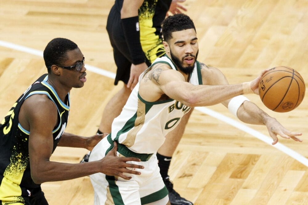 Curry reactiva a los Warriors, Embiid dispara alarmas y los Celtics no fallan en el Garden
