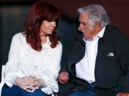 "¡Fuerza Pepe!" es el mensaje de Cristina Fernández al conocer la enfermedad de Mujica