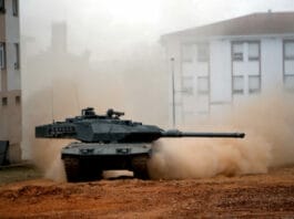 España reafirma su compromiso con Ucrania: nuevos envíos de carros de combate leopard y munición
