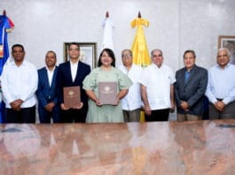 GoldQuest Dominicana y UTECO firman convenio educativo en Cotuí