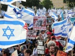 Miles de manifestantes en Jerusalén exigen la dimisión de Netanyahu