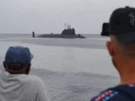 Submarino de guerra de EE.UU. transita por Cuba durante visita de flotilla rusa
