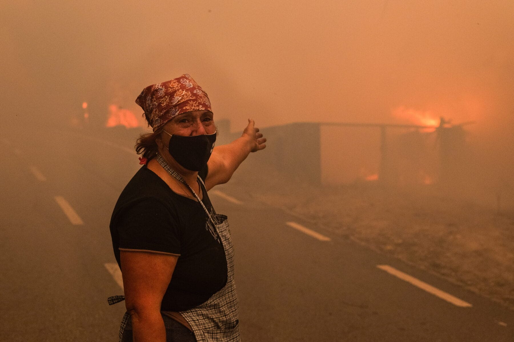 3 bombeiros morrem no combate a incêndios em Portugal e já há 7 mortos