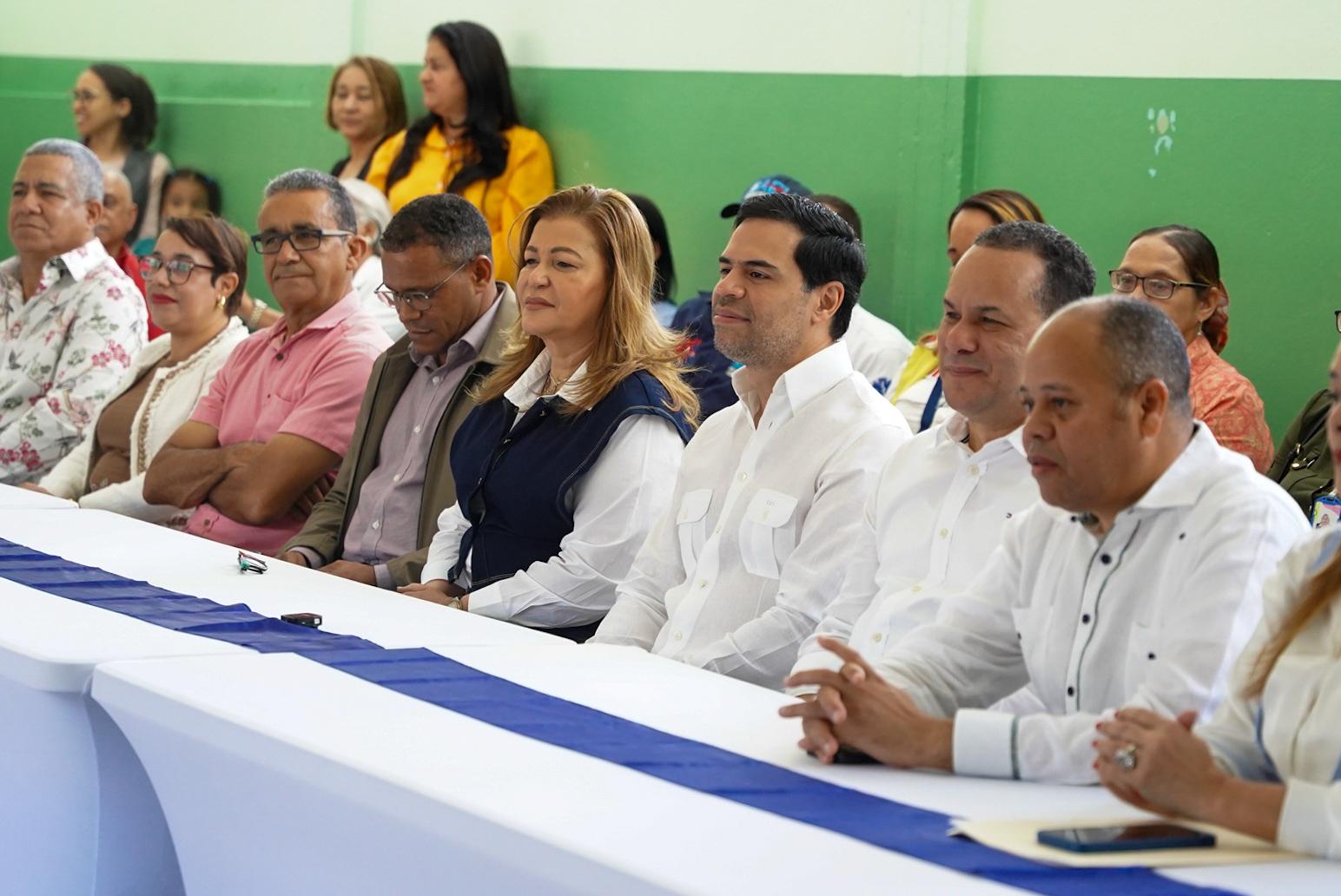Roberto Ángel Salcedo evalúa avances educativos en “El Gobierno en las Provincias”