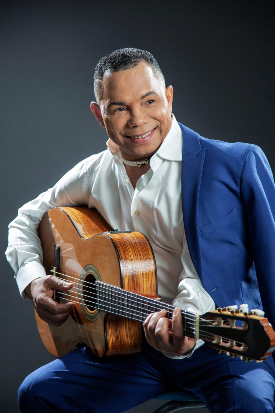 💃🎶 Bachata D’Madre: Joe Veras y El Chaval celebran a las reinas del hogar en un concierto inolvidable